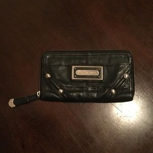 B. Makowsky Black genuine Leather leopard wallet